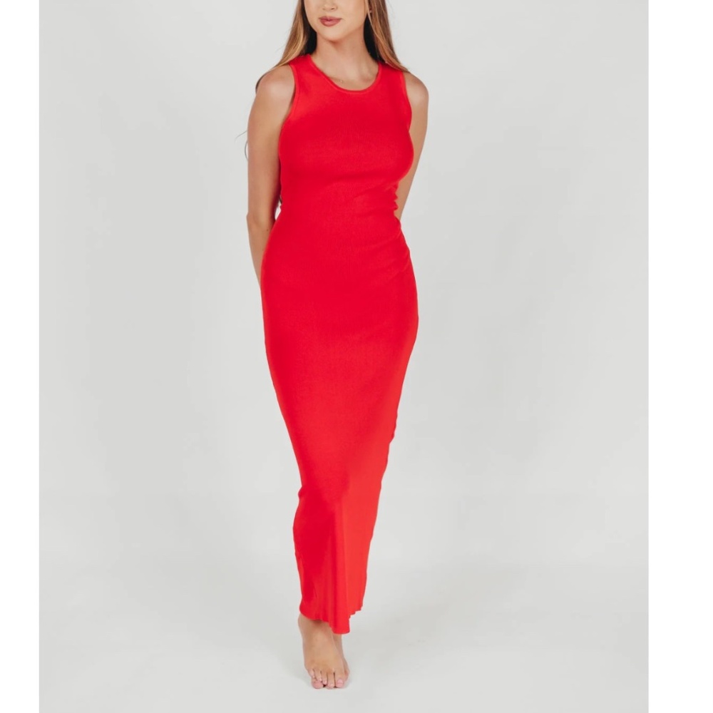 Lalavon Boutique Sweater Knit Midi Dress with Cut Out Back in Tomato Red Size M